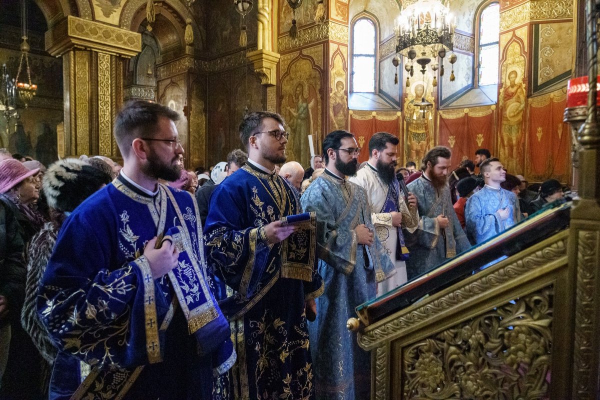 Hramul Mănăstirii „Sfinții Trei Ierarhi” din Iaşi 322452