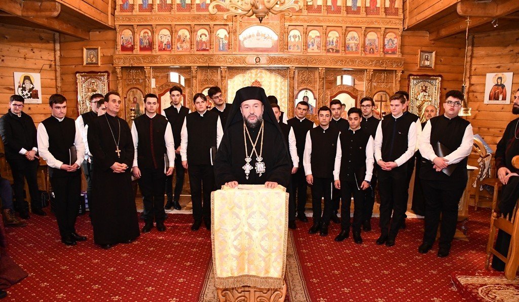 Binecuvântare pentru teologii din Caransebeș 322619