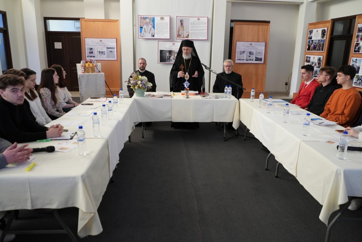 Cinstire adusă Sfinților Trei Ierarhi la Galați 322657