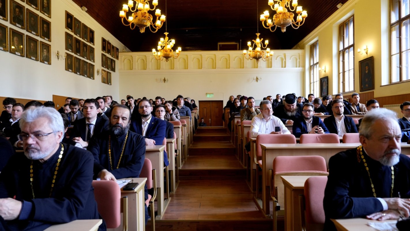 Sfinţii Trei Ierarhi, cinstiţi la Facultatea de Teologie din Sibiu 322607