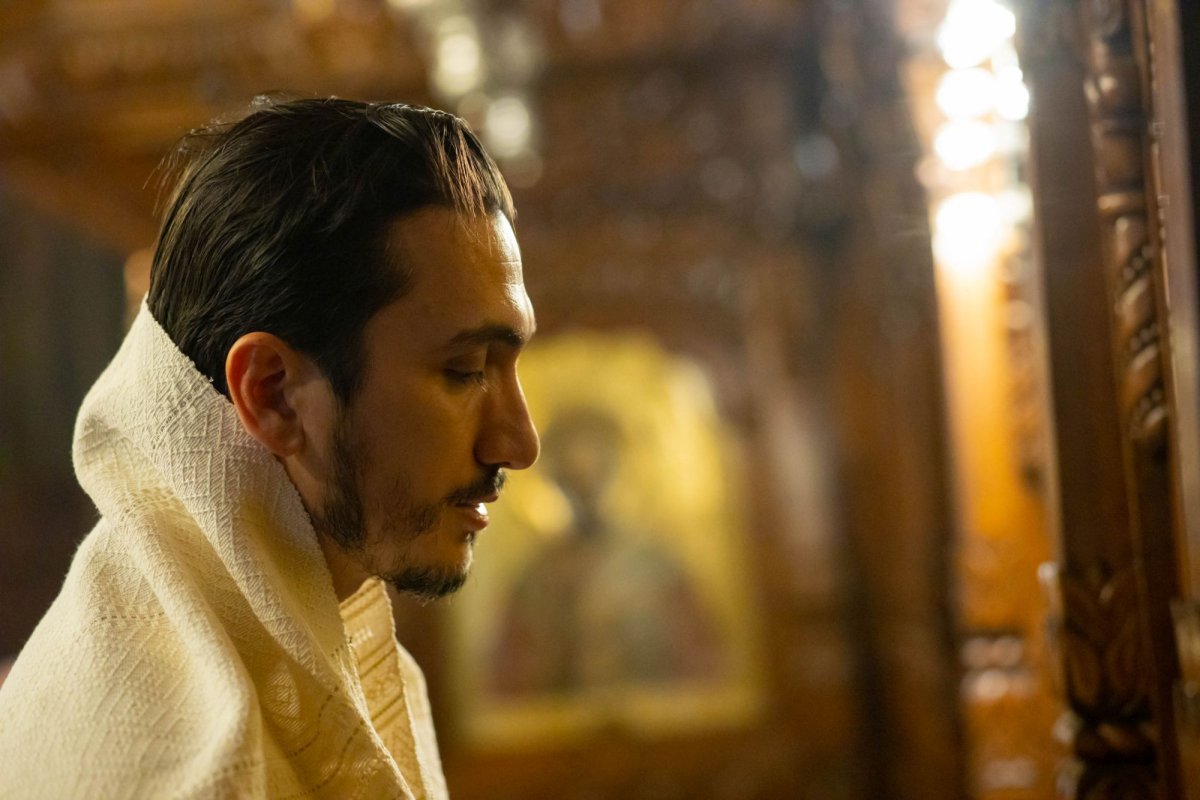 Raclă nouă pentru moaștele Sfântului Mucenic Trifon la o parohie din București 322694