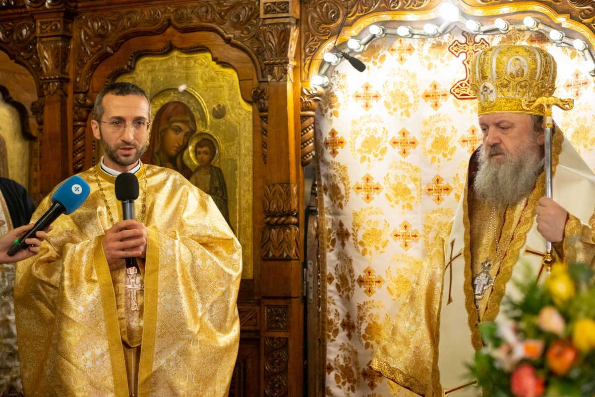 Raclă nouă pentru moaștele Sfântului Mucenic Trifon la o parohie din București 322707