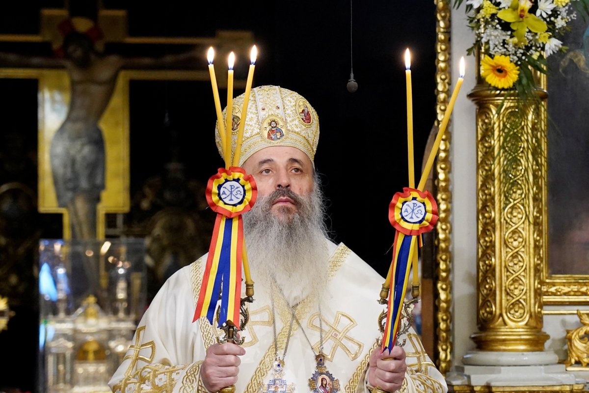 Ziua Tineretului Ortodox serbată la hramul Catedralei Mitropolitane din Iași 322755