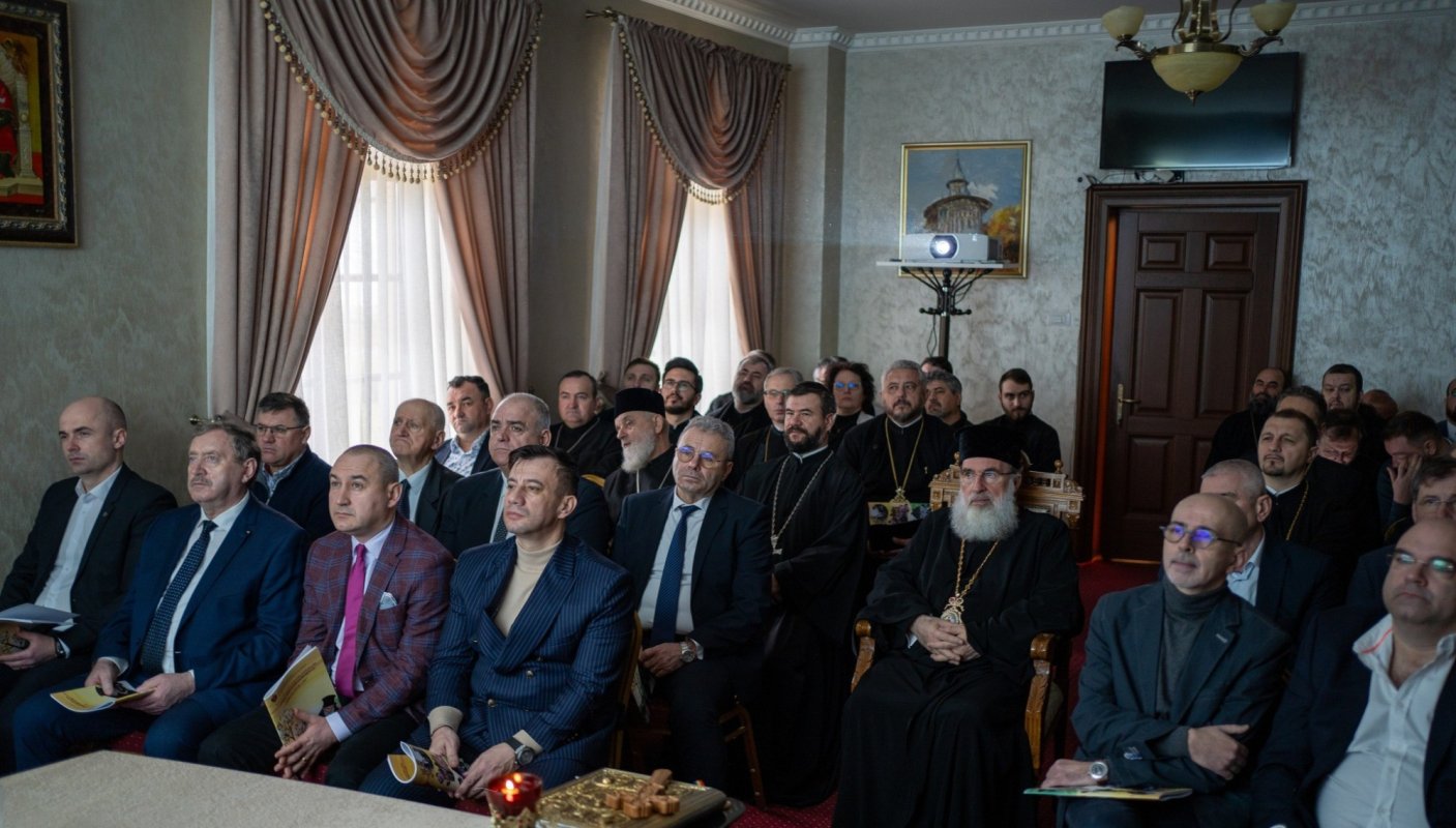 Adunarea eparhială a Arhiepiscopiei Romanului și Bacăului 322792