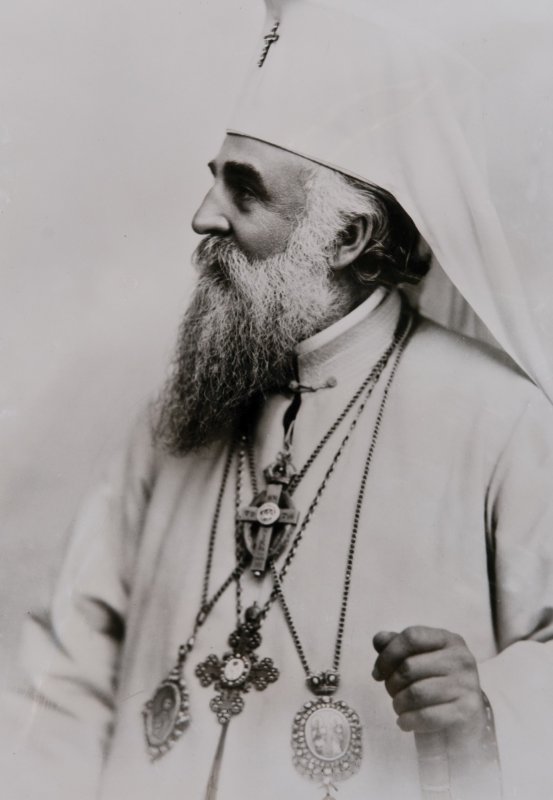 Drumul de 100 de ani  prin șase regimuri politice 322639