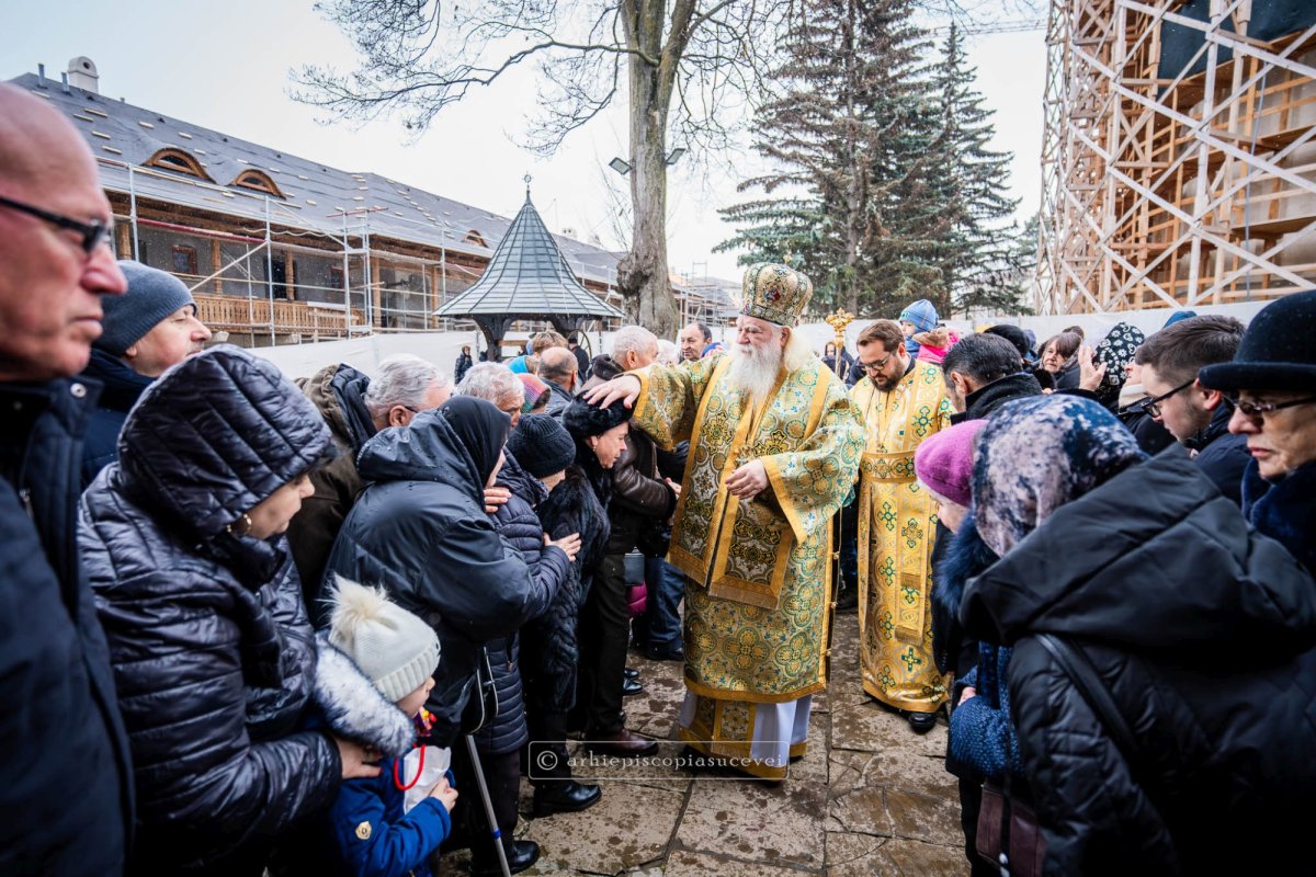 Îndemn la nădejde, pace, rugăciune și credință stăruitoare la catedrala din Suceava 322919