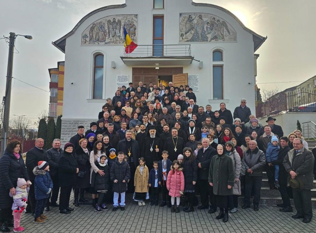 Liturghie arhierească în Parohia Alba Iulia‑Tolstoi 322908