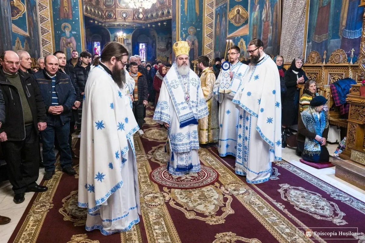 Sărbătoarea Întâmpinării Domnului la Catedrala Episcopală din Huși 322917