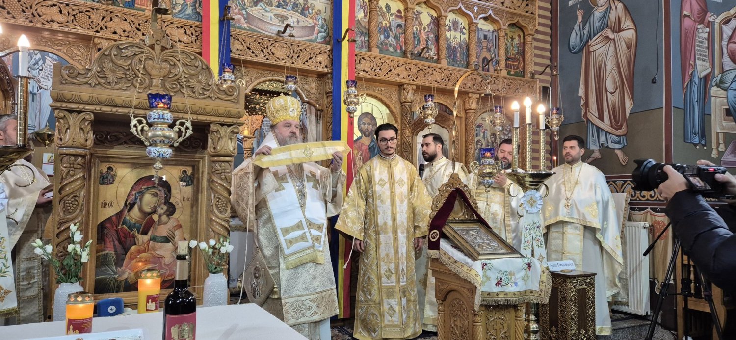 Rugăciune la începutul Triodului într-o parohie bucureșteană 323599