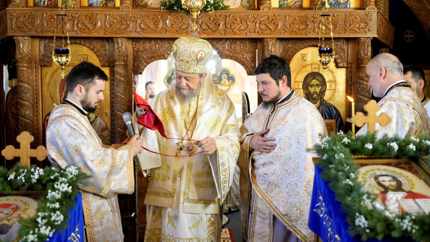 Binecuvântare arhierească pentru credincioşii din Comăna de Jos şi Hoghiz 323595