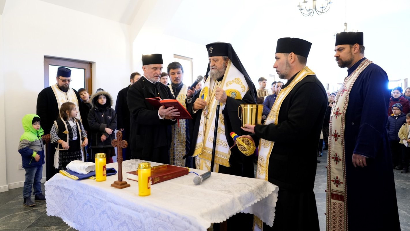 Binecuvântare arhierească pentru credincioşii din Comăna de Jos şi Hoghiz 323596