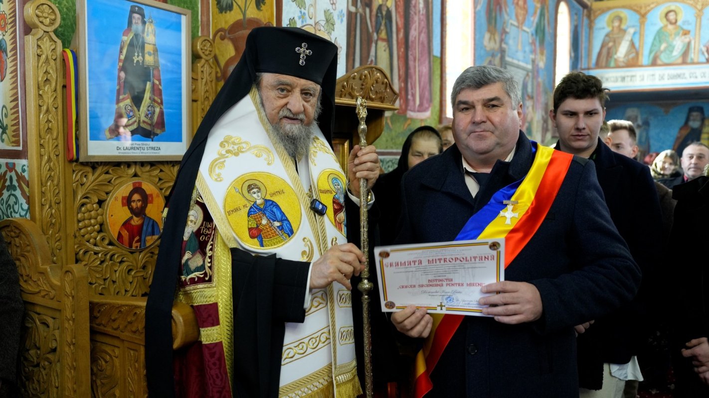 Binecuvântare arhierească pentru credincioşii din Comăna de Jos şi Hoghiz 323597