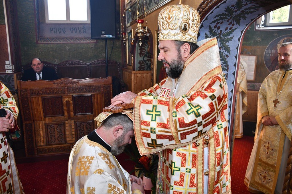 Bucurie duhovnicească pentru credincioșii din Bucoșnița 323603