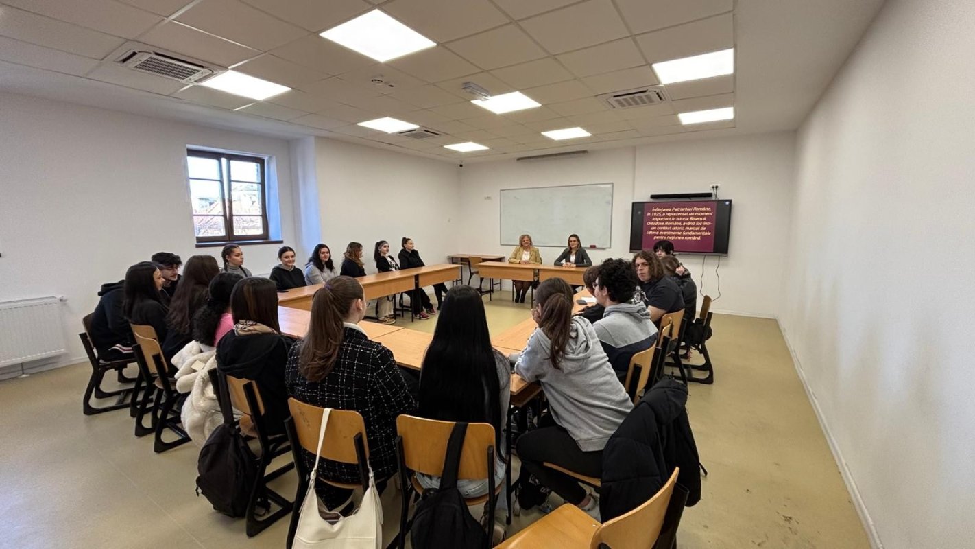 Centenarul Patriarhiei sărbătorit în școli din județul Timiș 323605