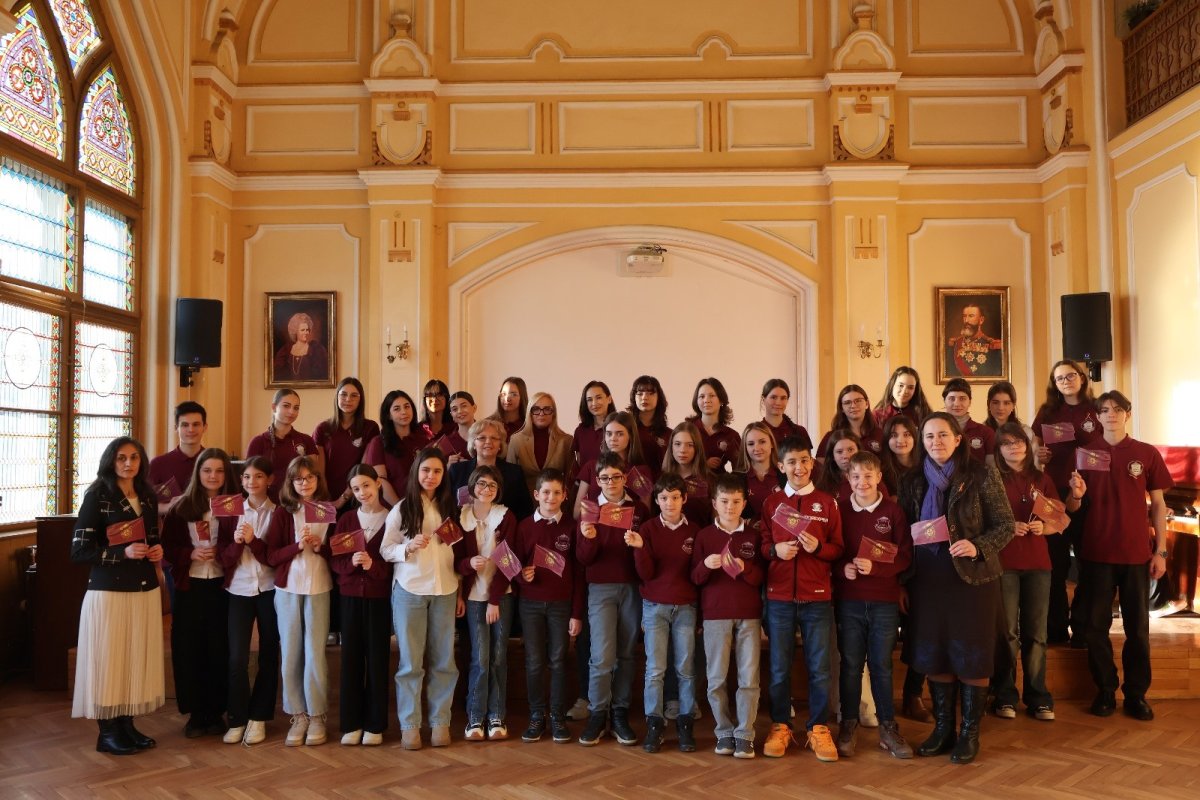 Centenarul Patriarhiei sărbătorit în școli din județul Timiș 323606