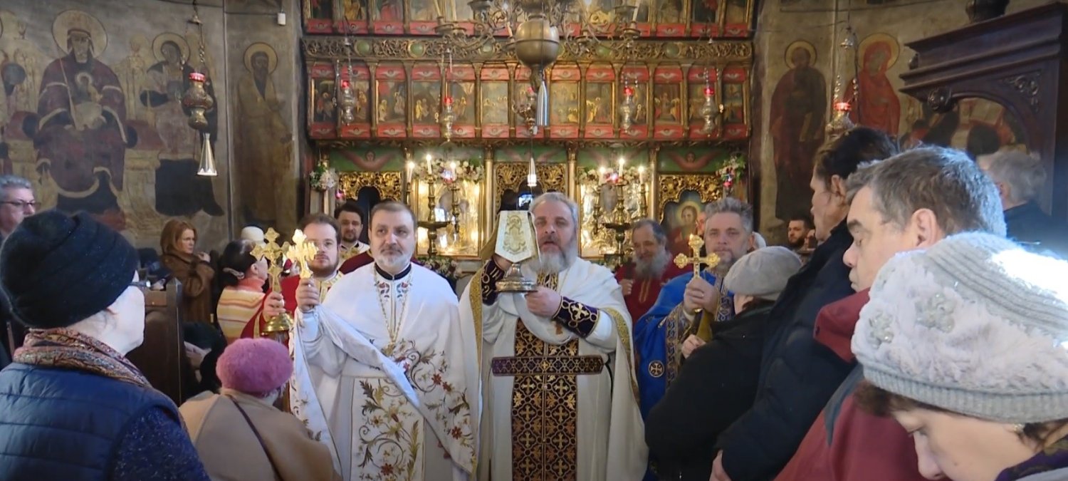 Cinstirea Sfântului Sfințit Mucenic Haralambie la Biserica Flămânda 323684