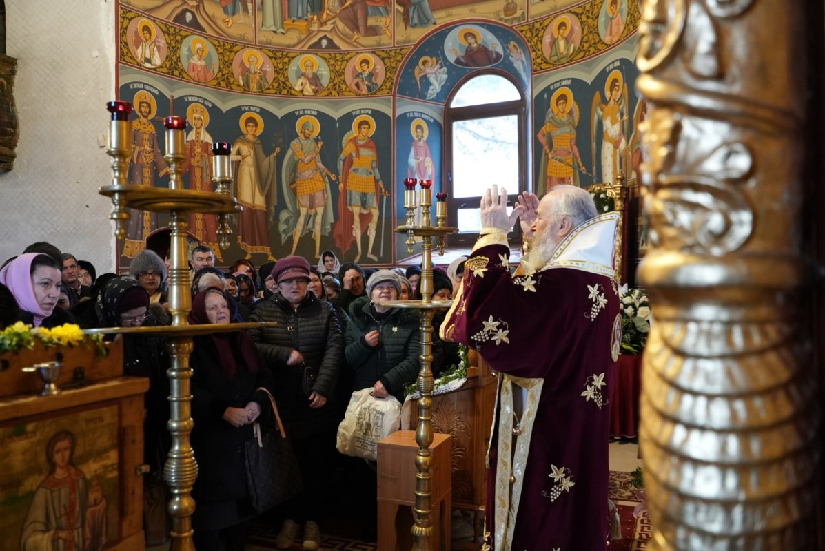 Laudă adusă Sfântului Haralambie la Galați 323690