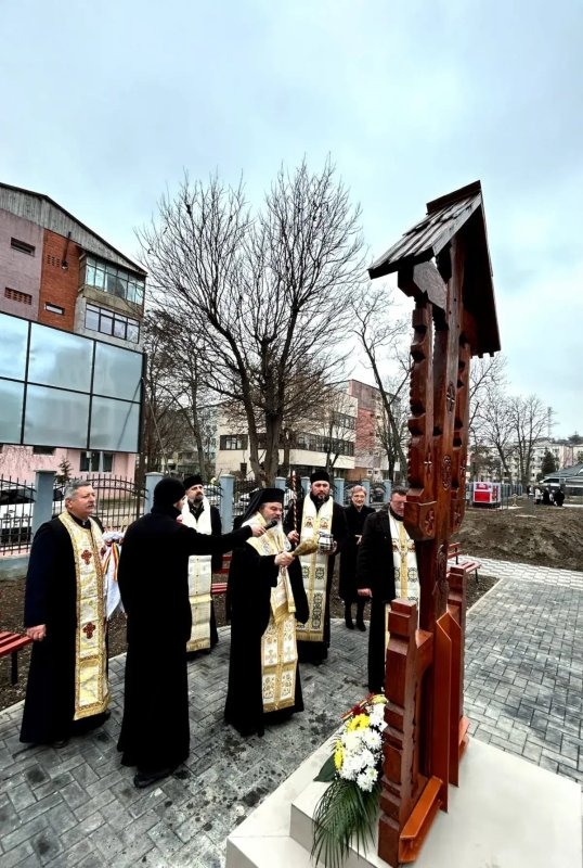 Sfințirea Școlii Gimnaziale „Episcop Iacov Antonovici” din Bârlad 323650