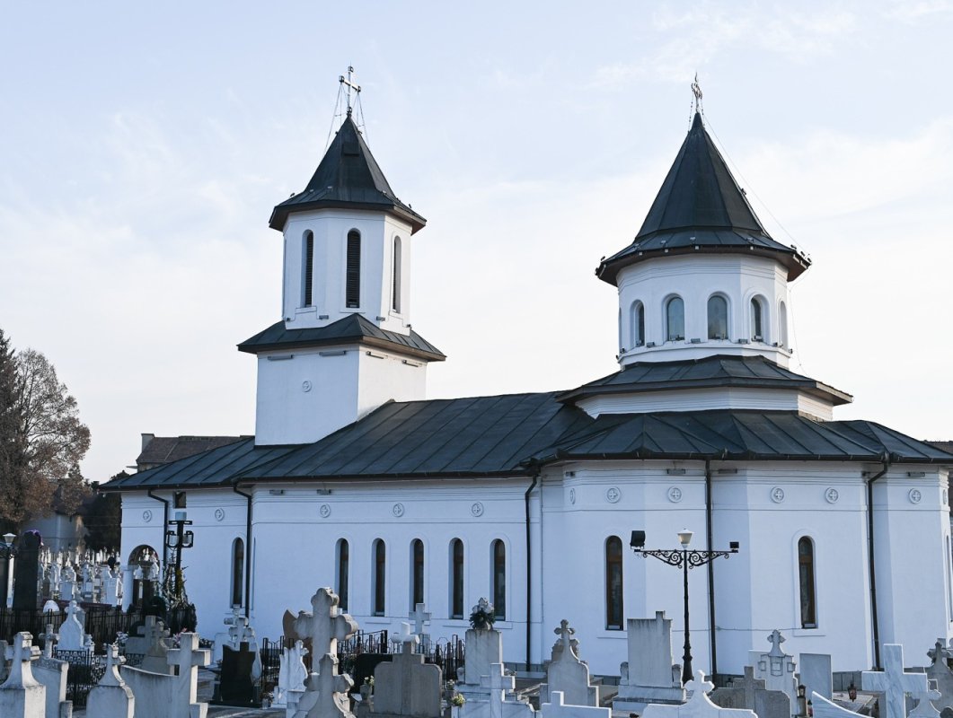 Slujirile ierarhilor hunedoreni în Duminica a 33-a după Rusalii 323661