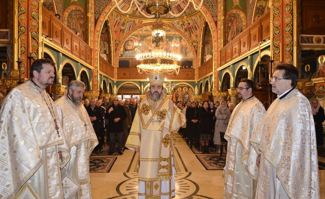 Slujirile ierarhilor hunedoreni în Duminica a 33-a după Rusalii 323662