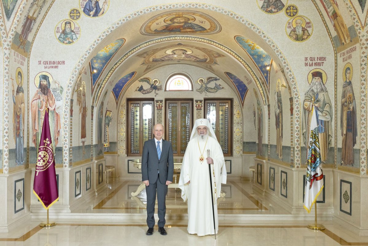 Ambasadorul Republicii Cehe în vizită de prezentare la Patriarhia Română 323754