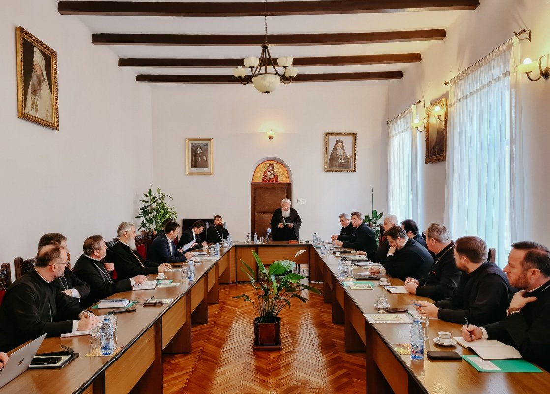 Ședință semestrială cu protopopii și conducerea CAR din Eparhia Clujului 323784