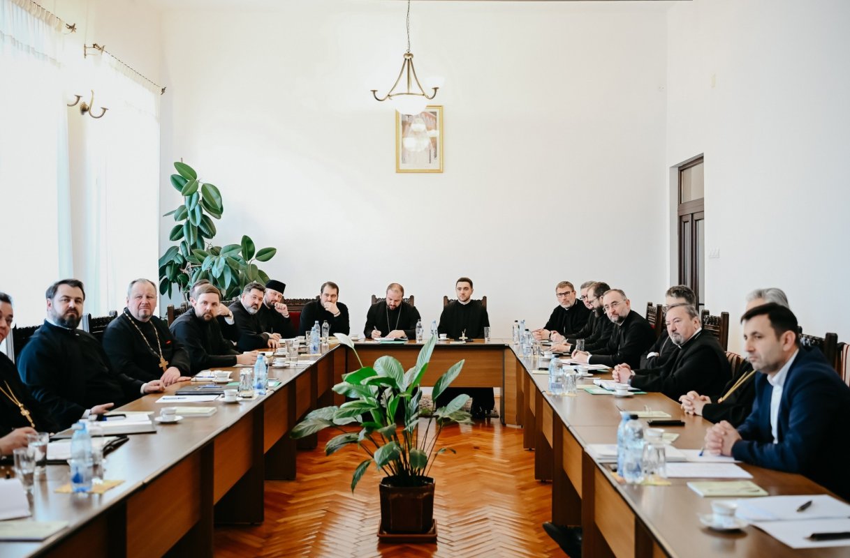 Ședință semestrială cu protopopii și conducerea CAR din Eparhia Clujului 323786