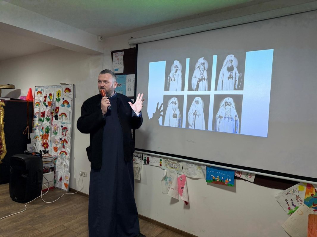 Cateheze dedicate Centenarului Patriarhiei Române la o parohie din Ialomița  323856