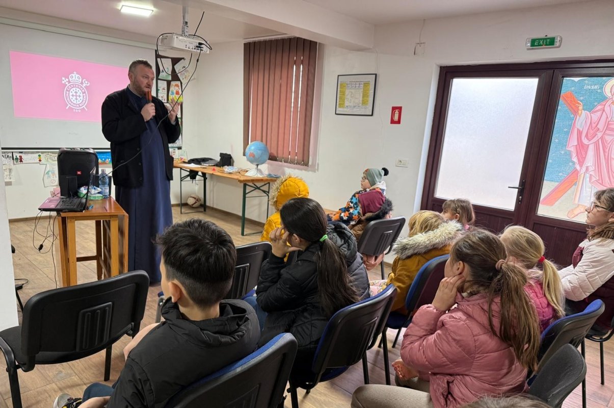 Cateheze dedicate Centenarului Patriarhiei Române la o parohie din Ialomița  323861