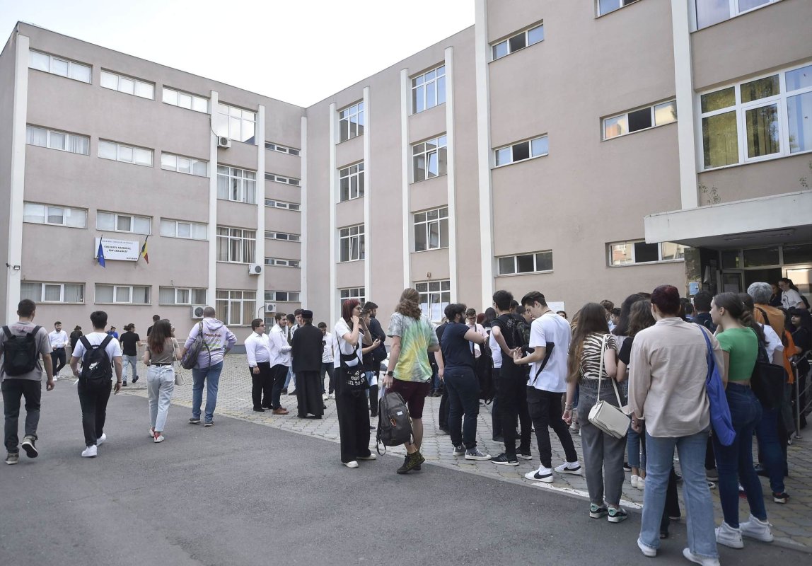 Dezbateri pe planurile-cadru propuse de minister 323824