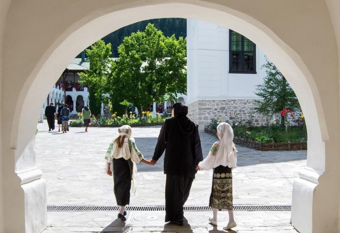 Dragostea de Dumnezeu se dovedește prin slujirea aproapelui 286671