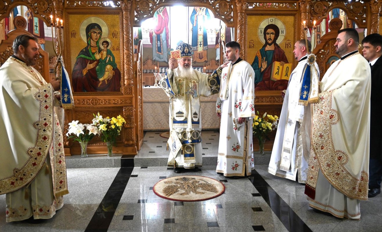 Binecuvântare arhierească pentru credincioșii din Jibou 324038