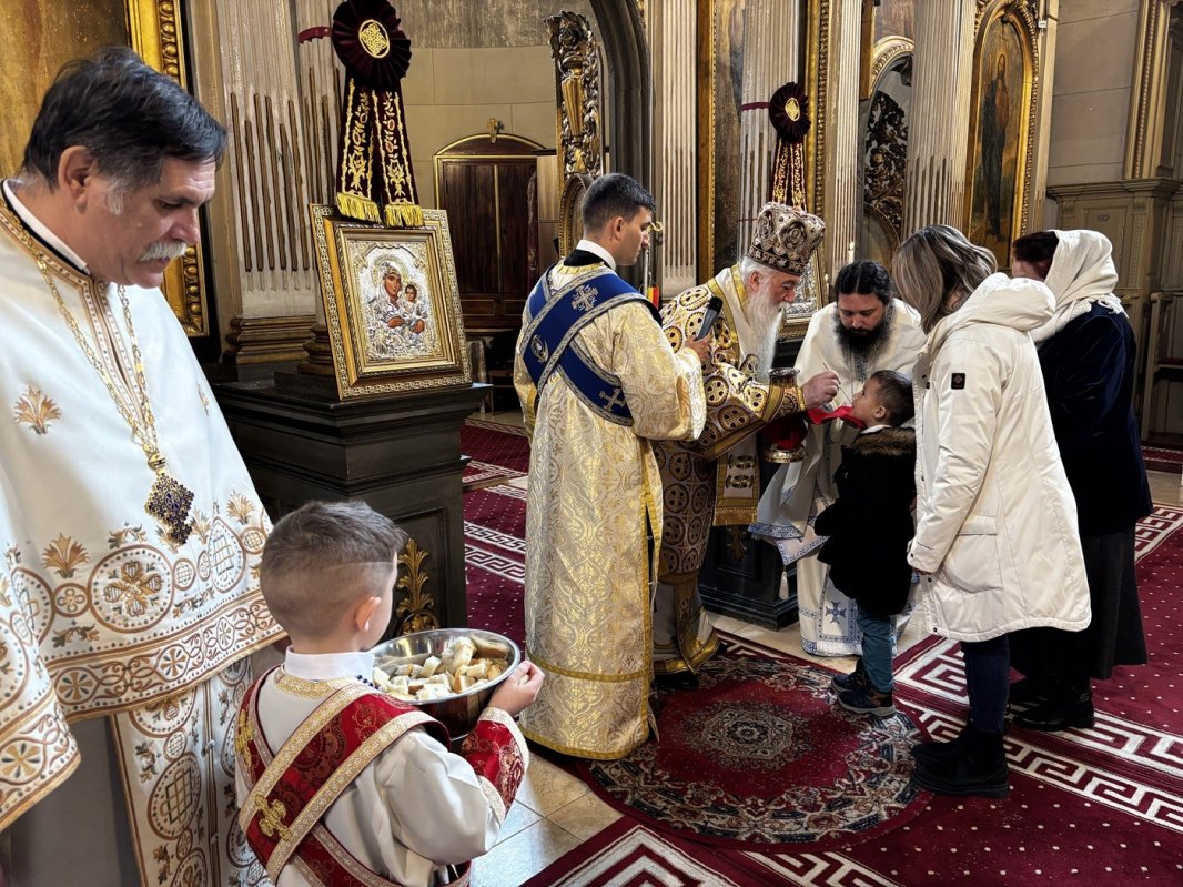 Doi ierarhi români la Catedrala Episcopală din Giula 324080