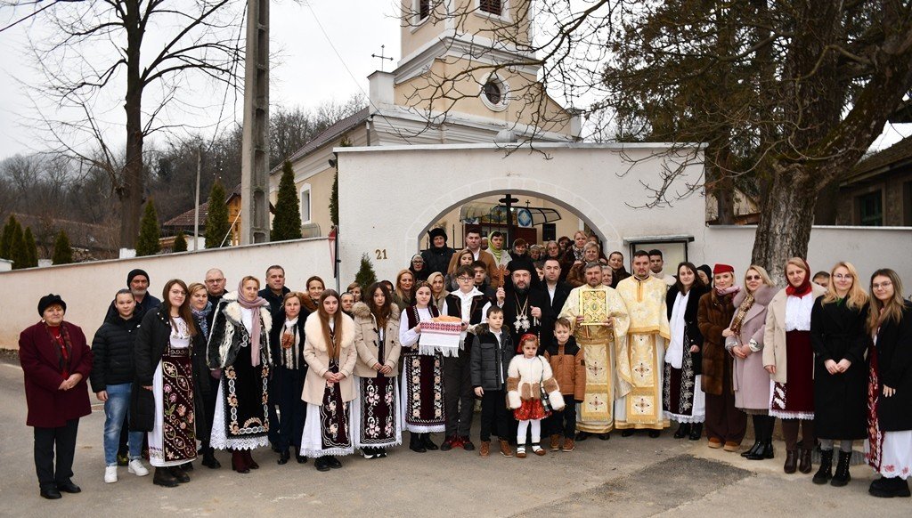 Înnoire la Parohia Valea Bolvașnița din Banat 324082