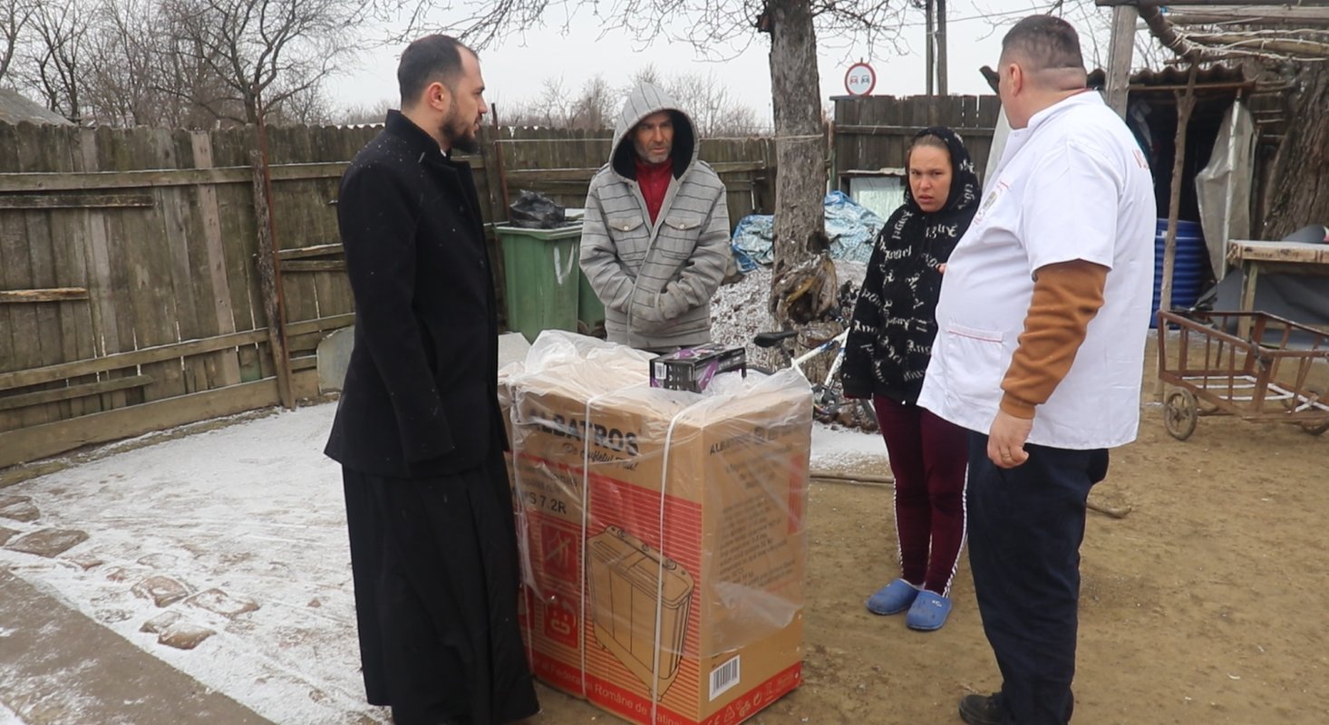 Ajutor în sezonul rece pentru familii din satul Lacu Turcului 324151