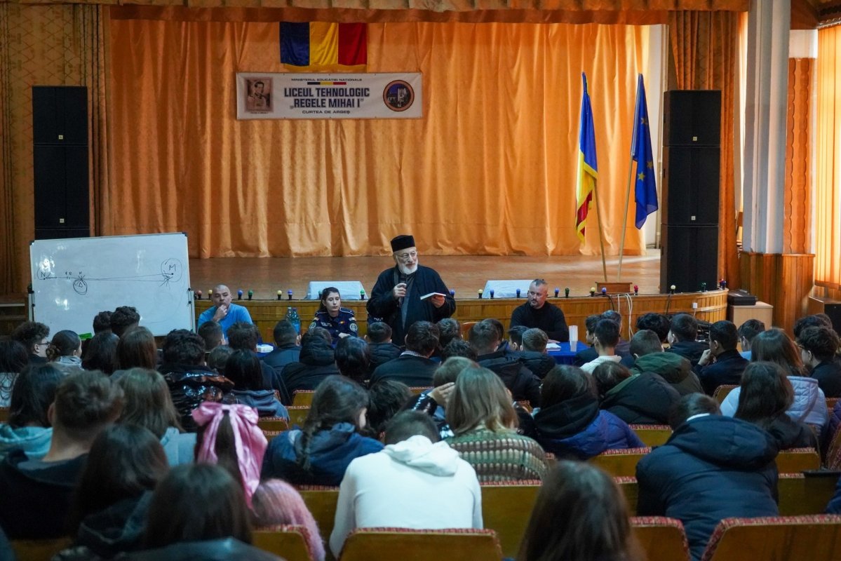 Dezbatere privind riscurile consumului de droguri și altor adicții 324140