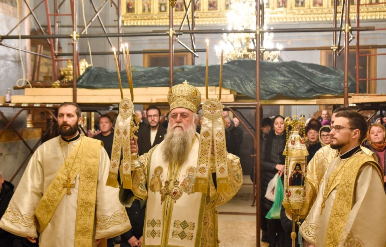 Popas de rugăciune la Catedrala Arhiepiscopală din Râmnicu Vâlcea 324158