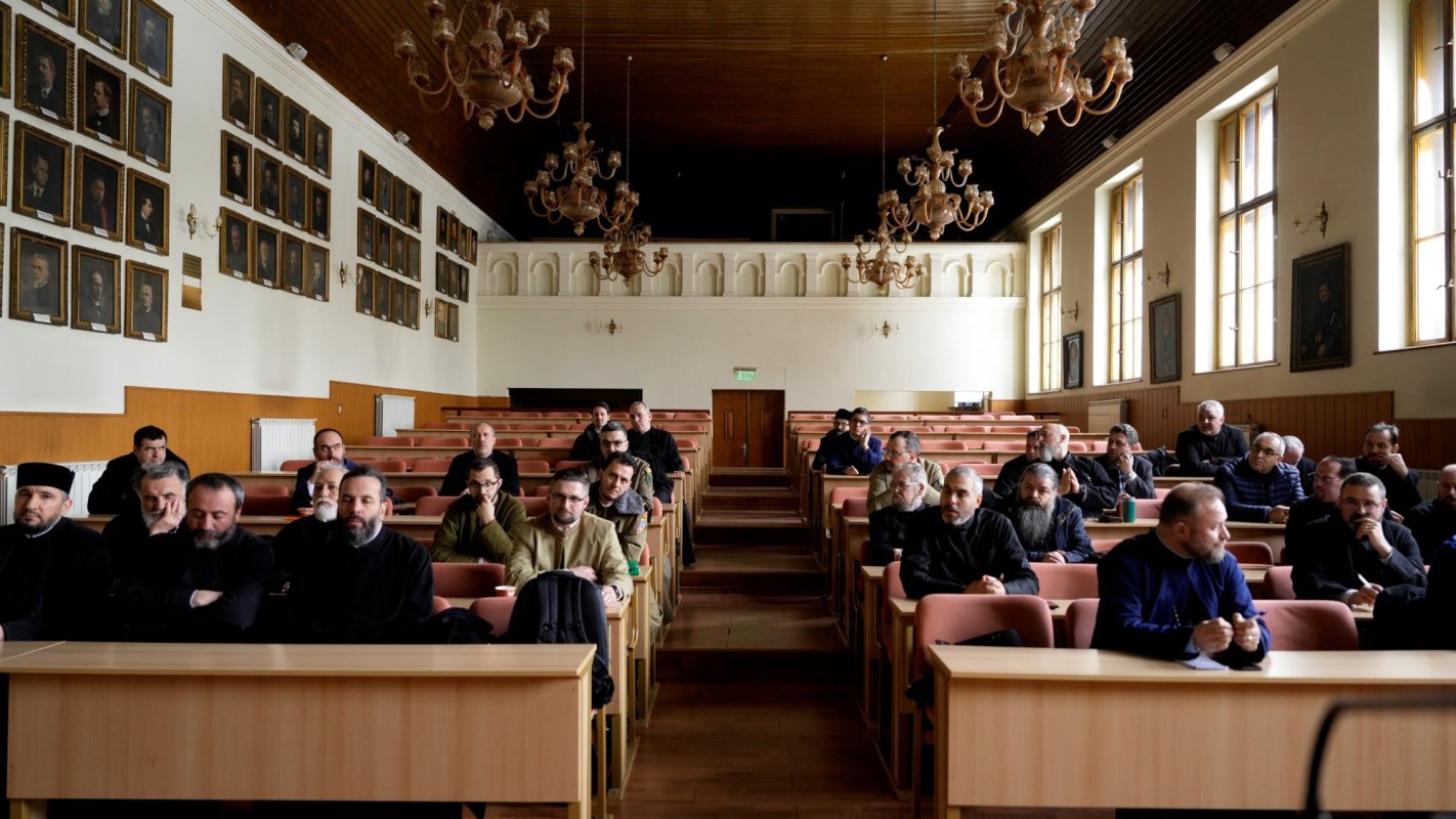 Întâlnire a preoţilor misionari din Arhiepiscopia Sibiului 324253