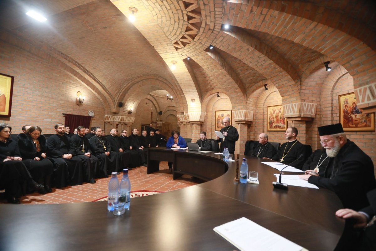 Adunarea anuală a membrilor CAR în Episcopia Maramureşului şi Sătmarului 324403