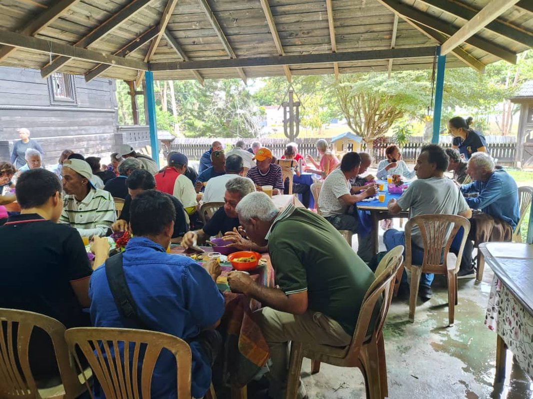 Caritate și grijă pentru tineri la biserica românească din capitala Venezuelei 324399