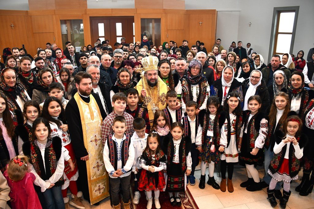 Episcopul Caransebeșului la românii din Gänserndorf 324510