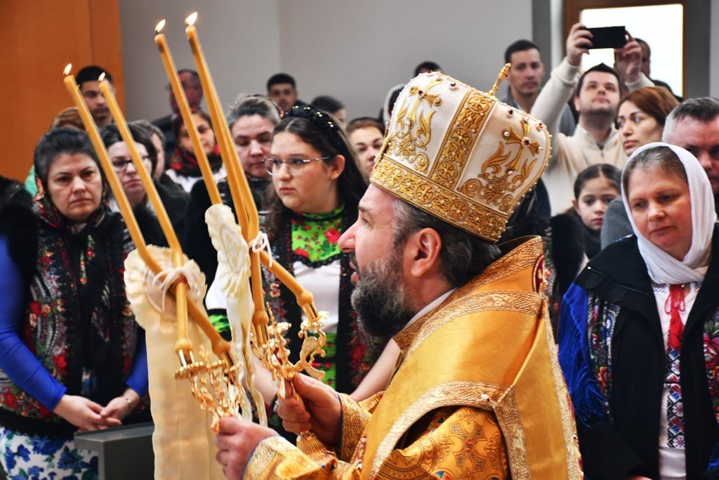 Episcopul Caransebeșului la românii din Gänserndorf 324512