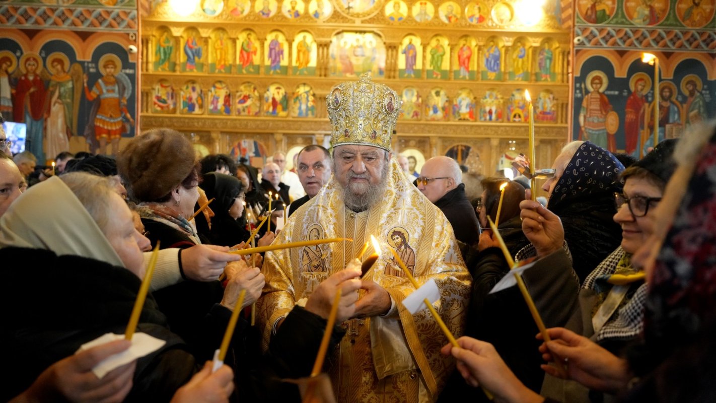 Sfinţirea noului lăcaş de cult din Sibiu - Dealu Ocnei 324488