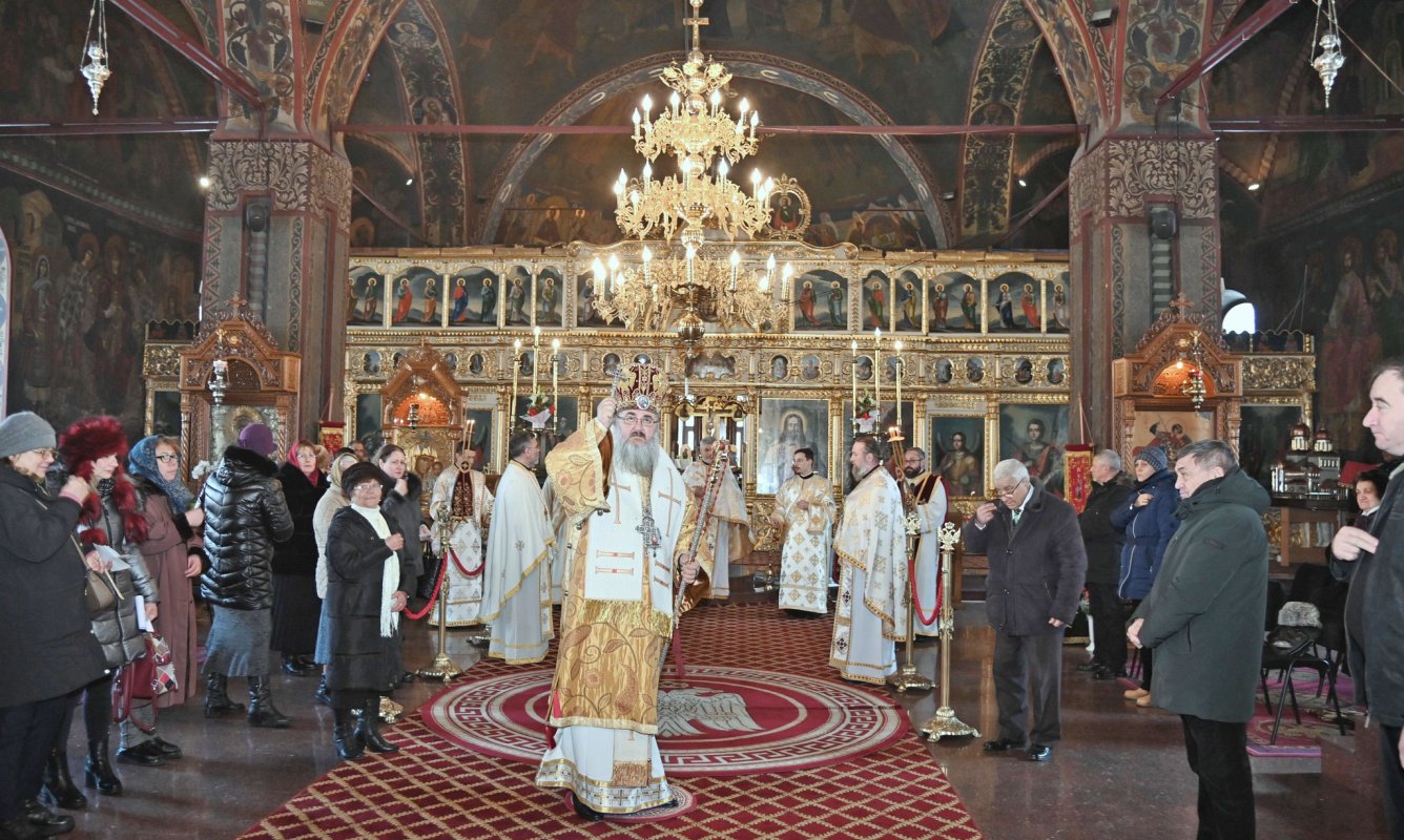 Slujire arhierească la Catedrală Episcopală din Giurgiu 324506