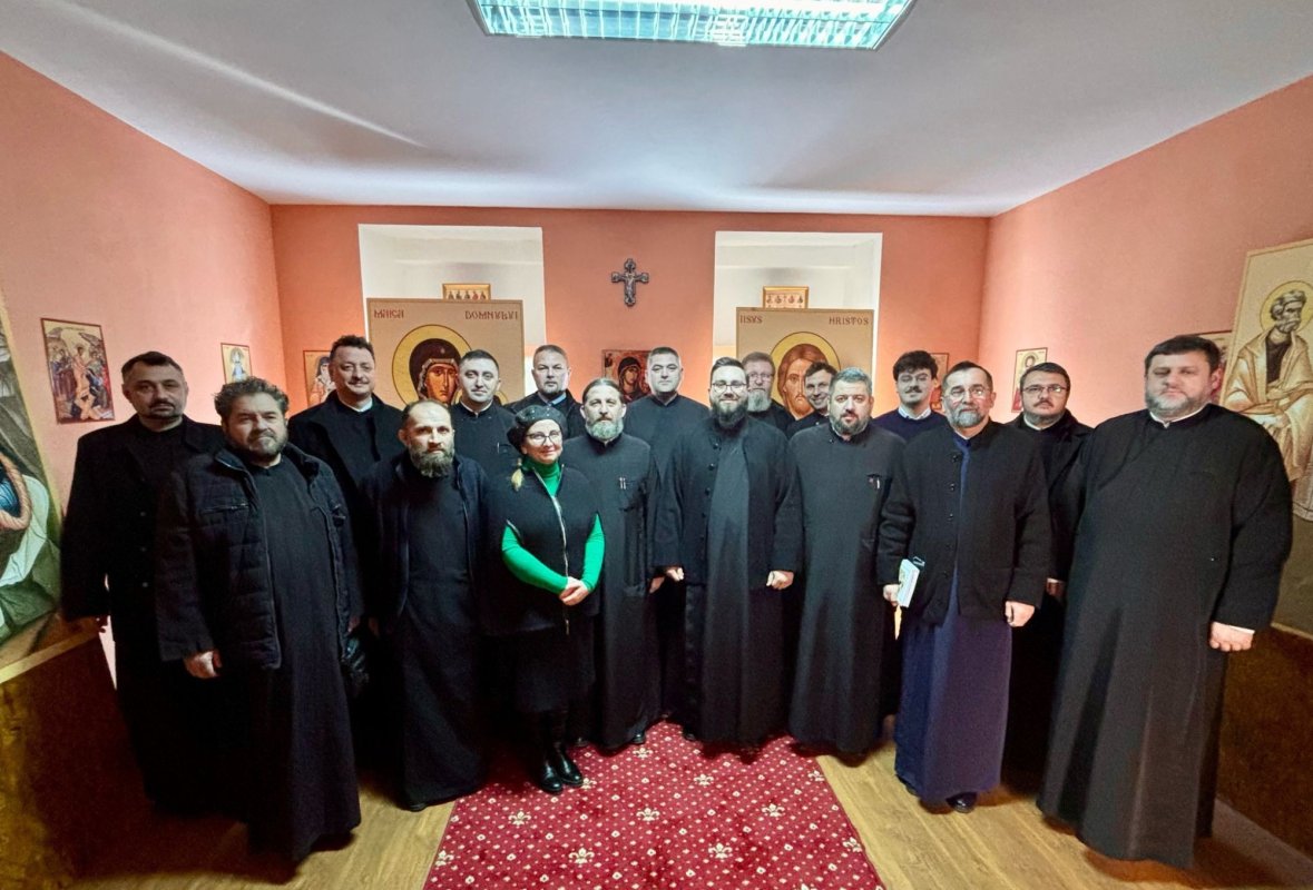 Întâlnirea responsabililor cu cateheza din Episcopia Caransebeșului 324569
