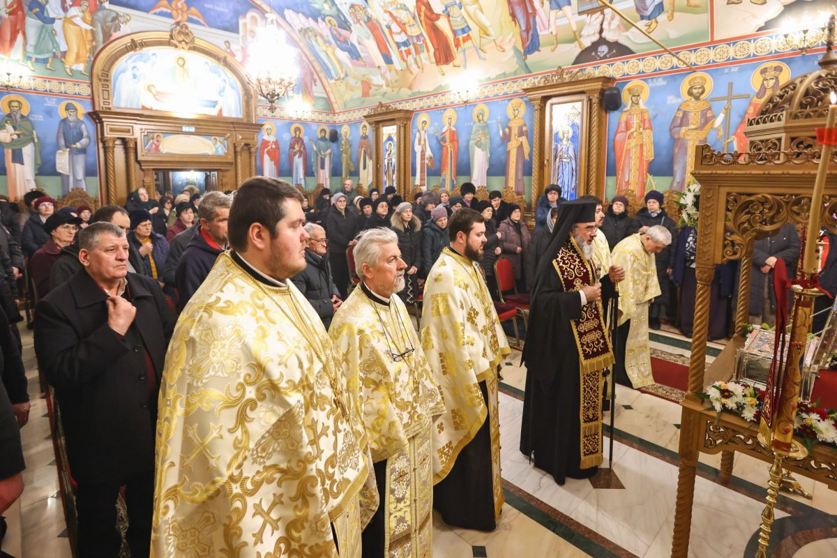 Raclă nouă la o parohie buzoiană 324576