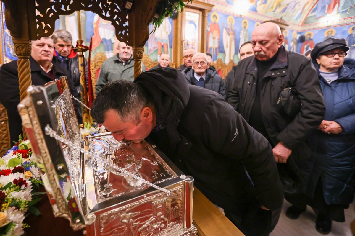 Raclă nouă la o parohie buzoiană 324577