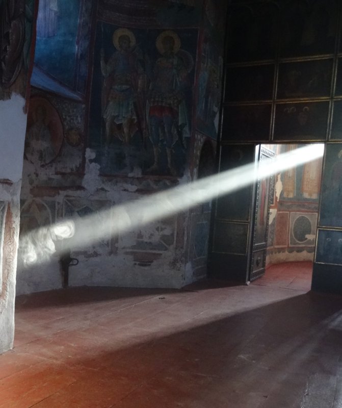 Proiecțiile solare de la Pătrăuți, „succesiuni simbolice care spun o cateheză” 324620