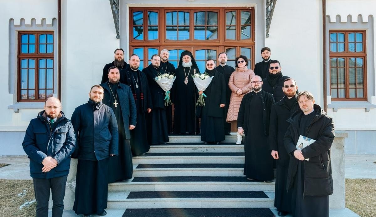 Ședința anuală a reprezentanților activităților catehetice, de tineret și a corespondenților media la Roman 324668