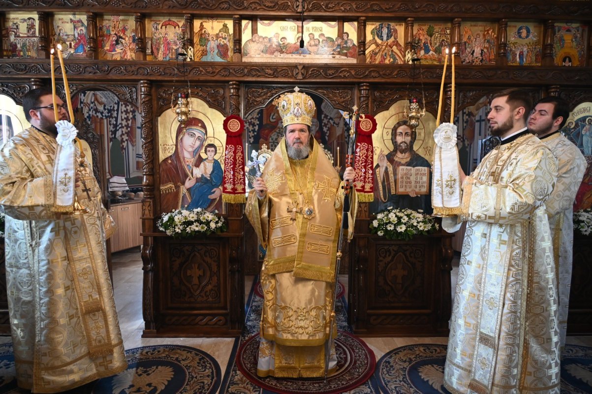 Slujire arhierească la Băile Felix, în Duminica Înfricoșătoarei Judecăți 324665